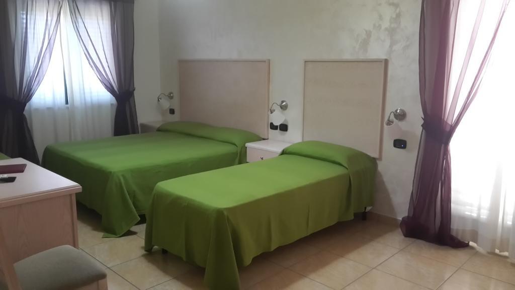 Hotel Miramare Marina di Schiavonea Szoba fotó