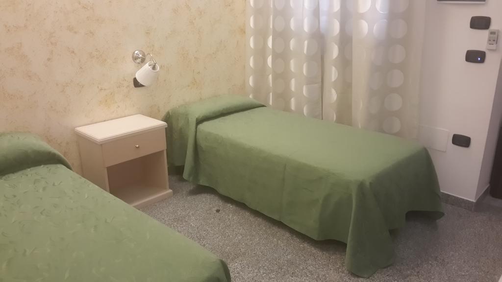 Hotel Miramare Marina di Schiavonea Szoba fotó